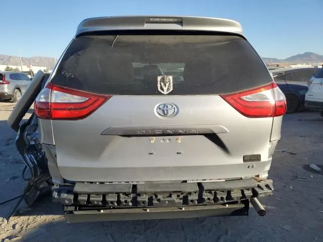 2017 TOYOTA SIENNA LE  