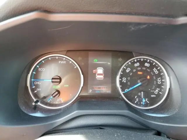 2021 TOYOTA RAV4 XLE  