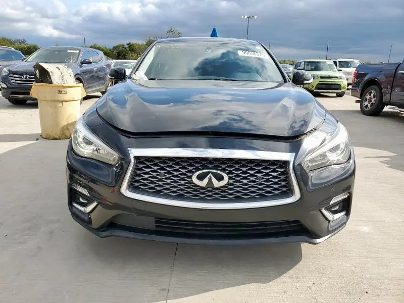 2021 INFINITI Q50 LUXE  