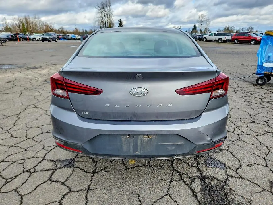 2019 HYUNDAI ELANTRA SE  