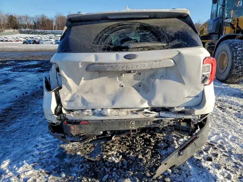 2022 FORD EXPLORER XLT  