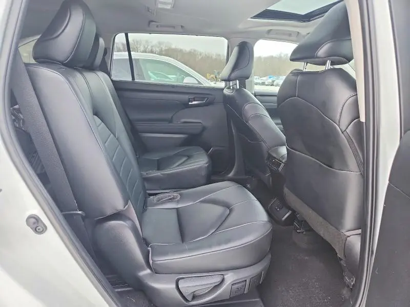 2023 TOYOTA HIGHLANDER L  