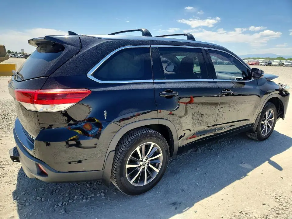 2018 TOYOTA HIGHLANDER XLE  