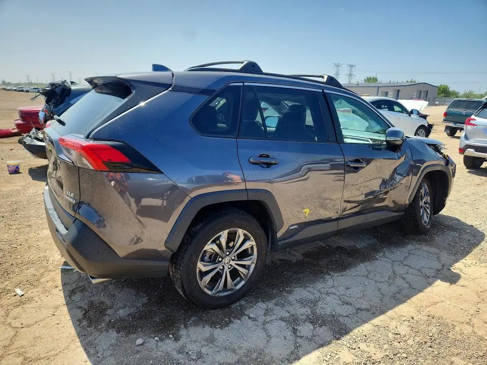 2022 TOYOTA RAV4 XLE PREMIUM  