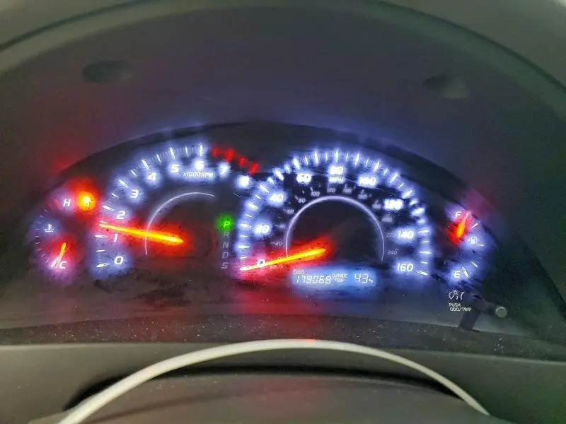 2010 TOYOTA CAMRY SE  