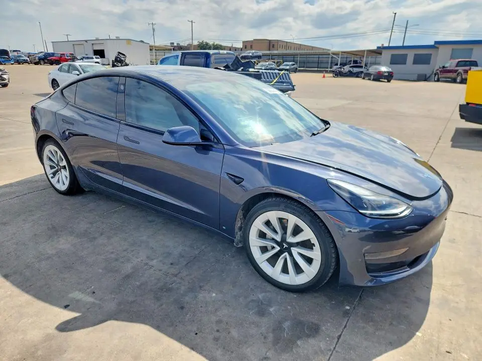 2021 TESLA MODEL 3   