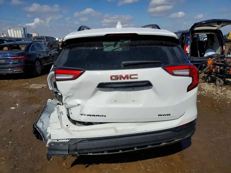 2022 GMC TERRAIN SLT  