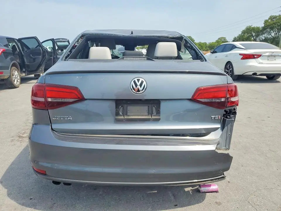 2016 VOLKSWAGEN JETTA SPORT  