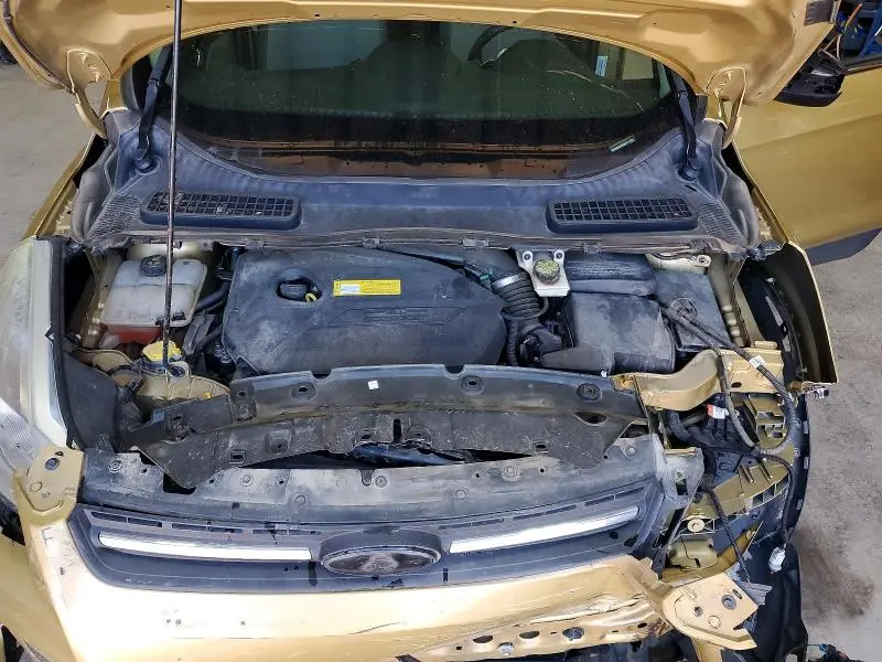 2015 FORD ESCAPE SE  