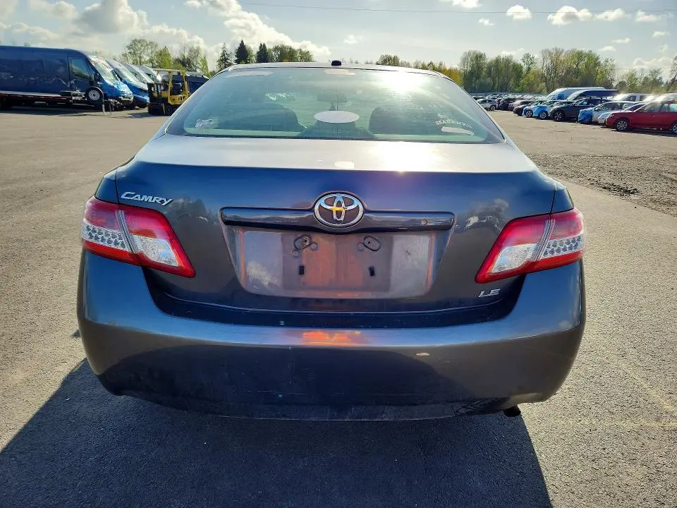 2011 TOYOTA CAMRY LE  
