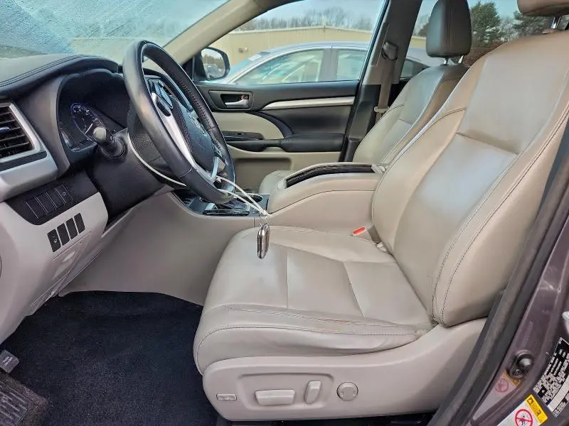 2016 TOYOTA HIGHLANDER XLE  