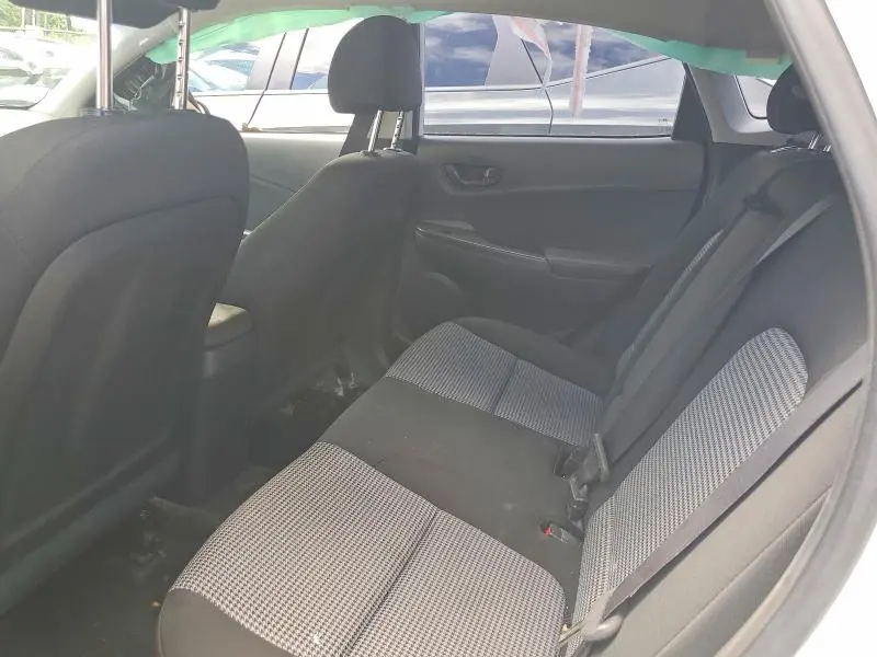 2022 HYUNDAI KONA SE  