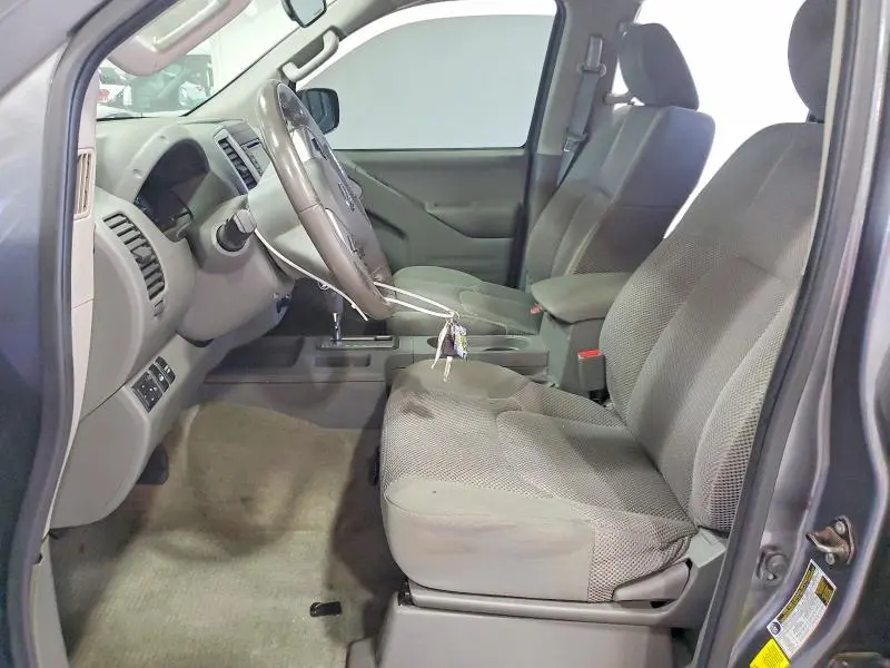 2016 NISSAN FRONTIER SV  