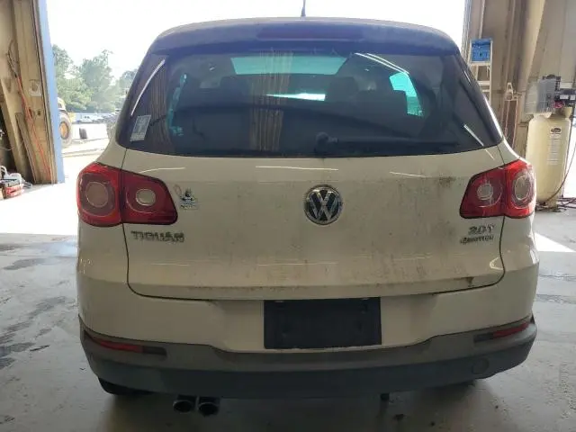 2011 VOLKSWAGEN TIGUAN S  