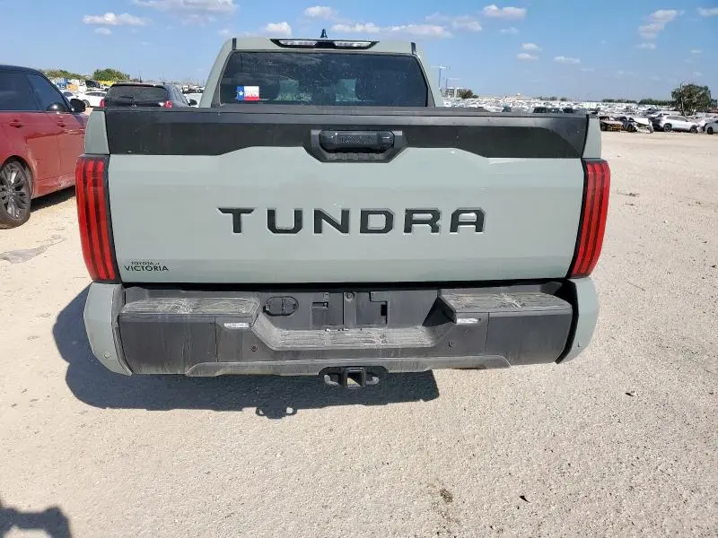 2025 TOYOTA TUNDRA CREWMAX SR5  