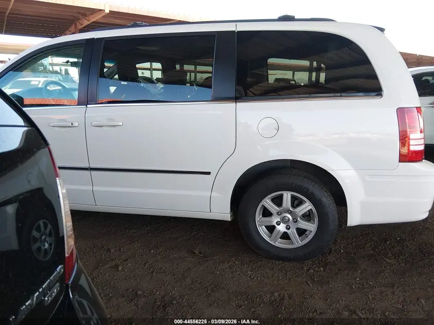2010 CHRYSLER TOWN & COUNTRY TOURING