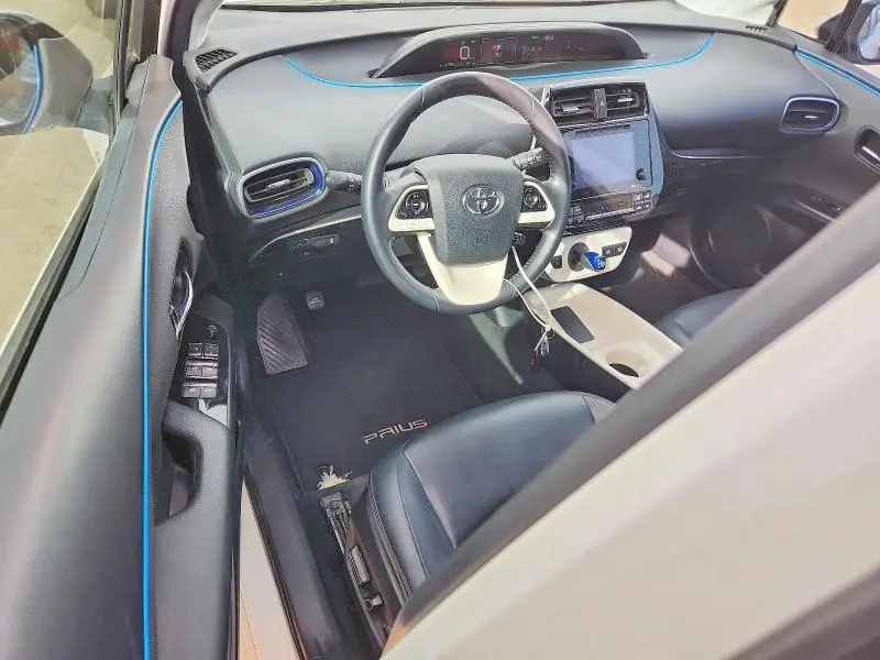 2016 TOYOTA PRIUS   