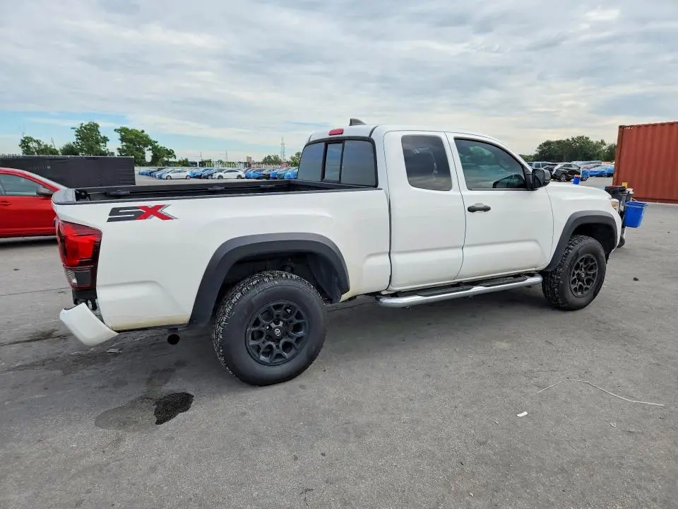 2022 TOYOTA TACOMA SR  
