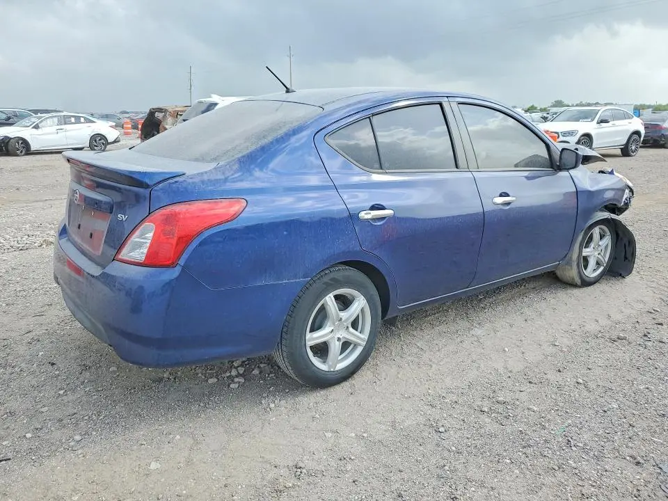 2019 NISSAN VERSA SV  