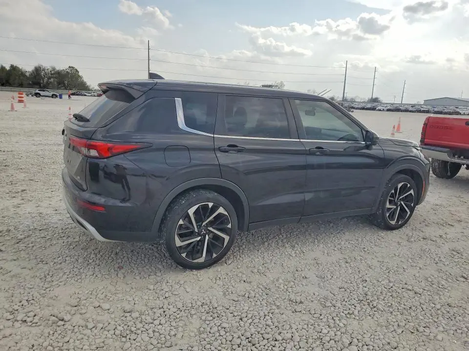 2022 MITSUBISHI OUTLANDER SE  
