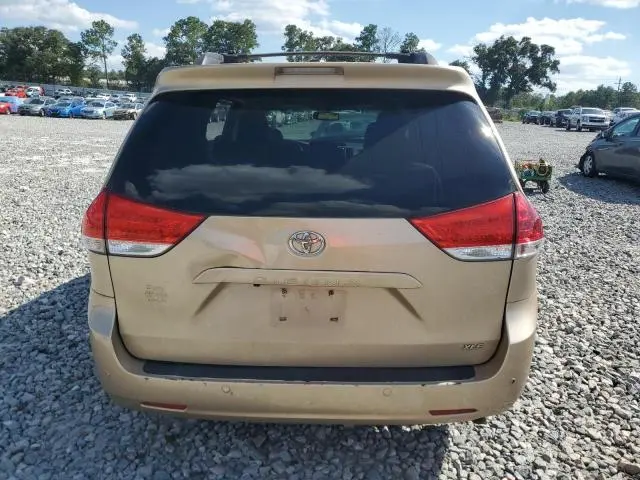 2012 TOYOTA SIENNA XLE  