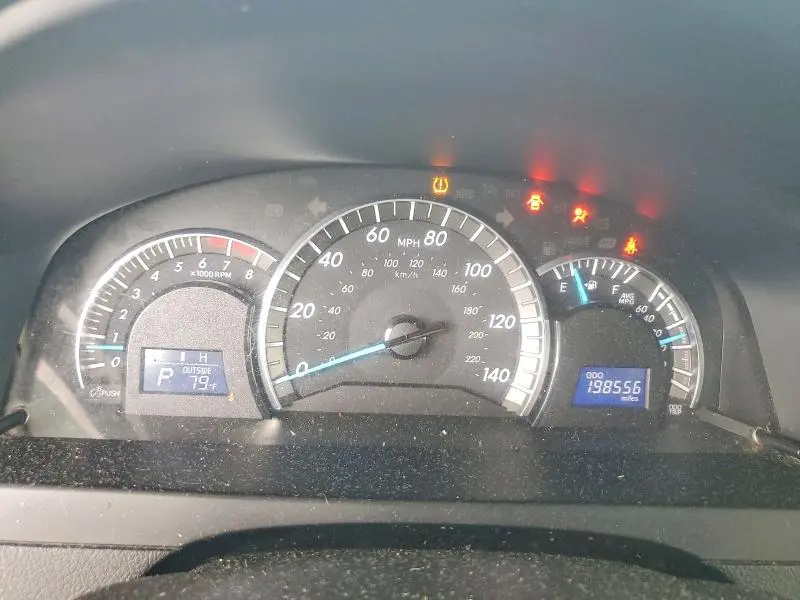 2014 TOYOTA CAMRY SE  