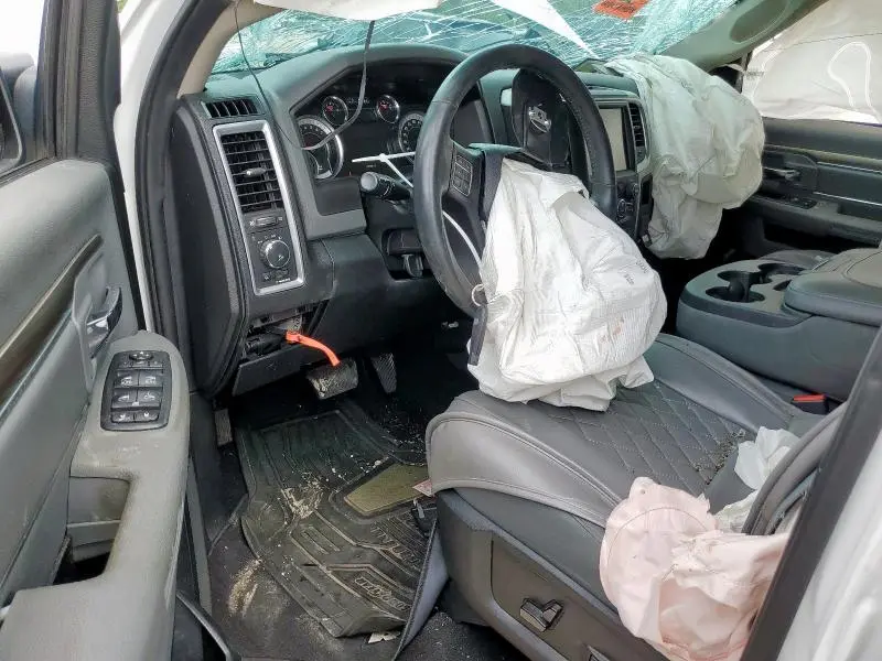 2017 RAM 1500 SLT  