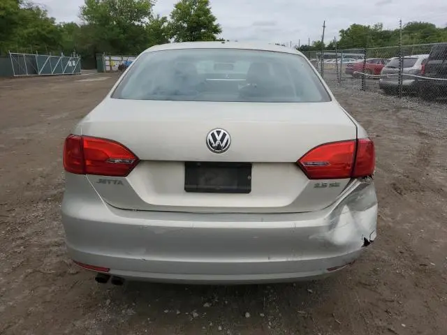 2011 VOLKSWAGEN JETTA SE  