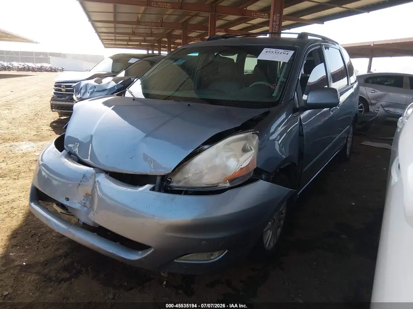 2010 TOYOTA SIENNA XLE