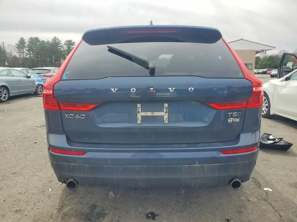 2018 VOLVO XC60 T5 MOMENTUM  