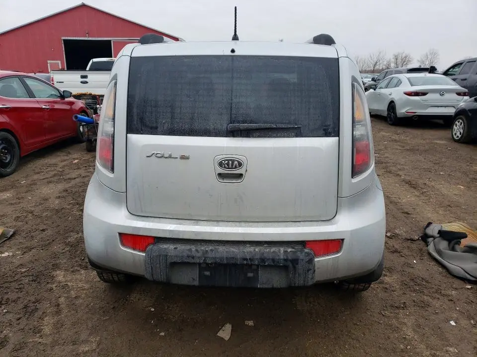2011 KIA SOUL +  