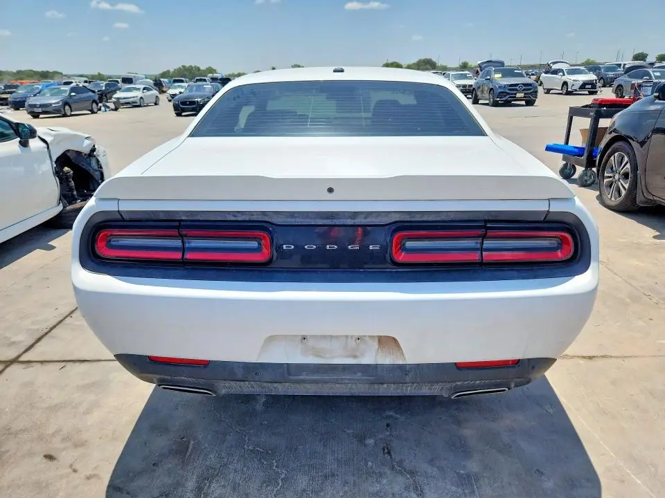 2017 DODGE CHALLENGER SXT  