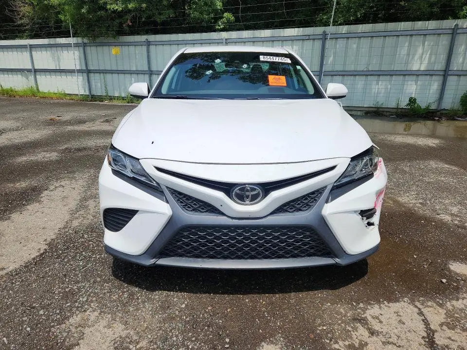 2019 TOYOTA CAMRY SE  