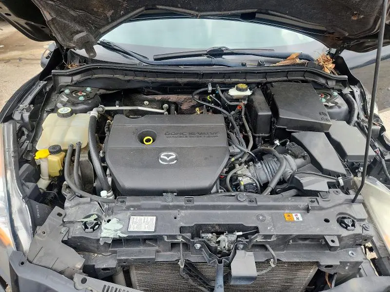 2011 MAZDA 3 S  