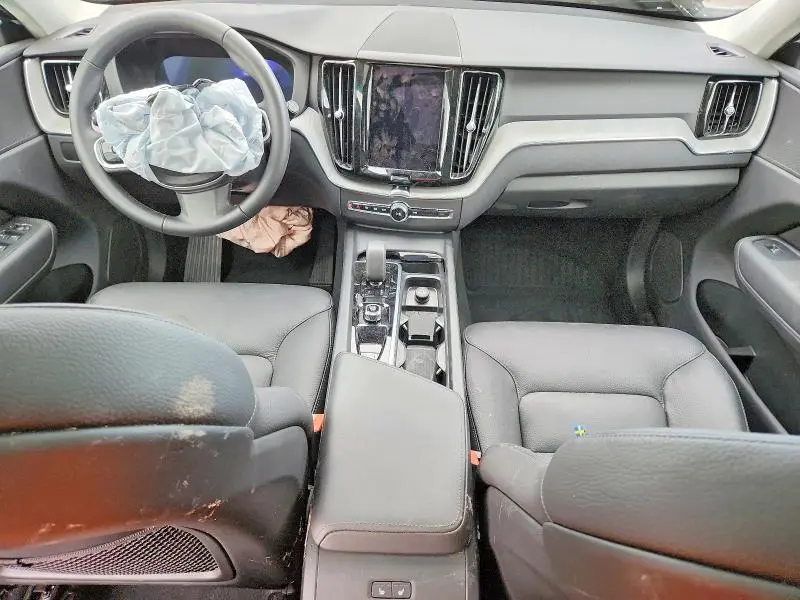 2025 VOLVO XC60 PLUS  