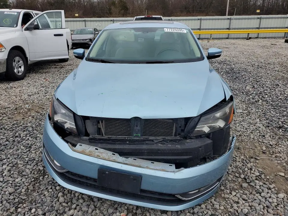 2013 VOLKSWAGEN PASSAT SEL  