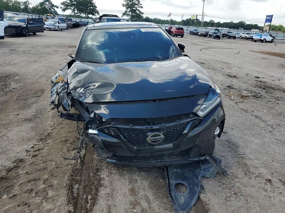 2021 NISSAN MAXIMA SR  