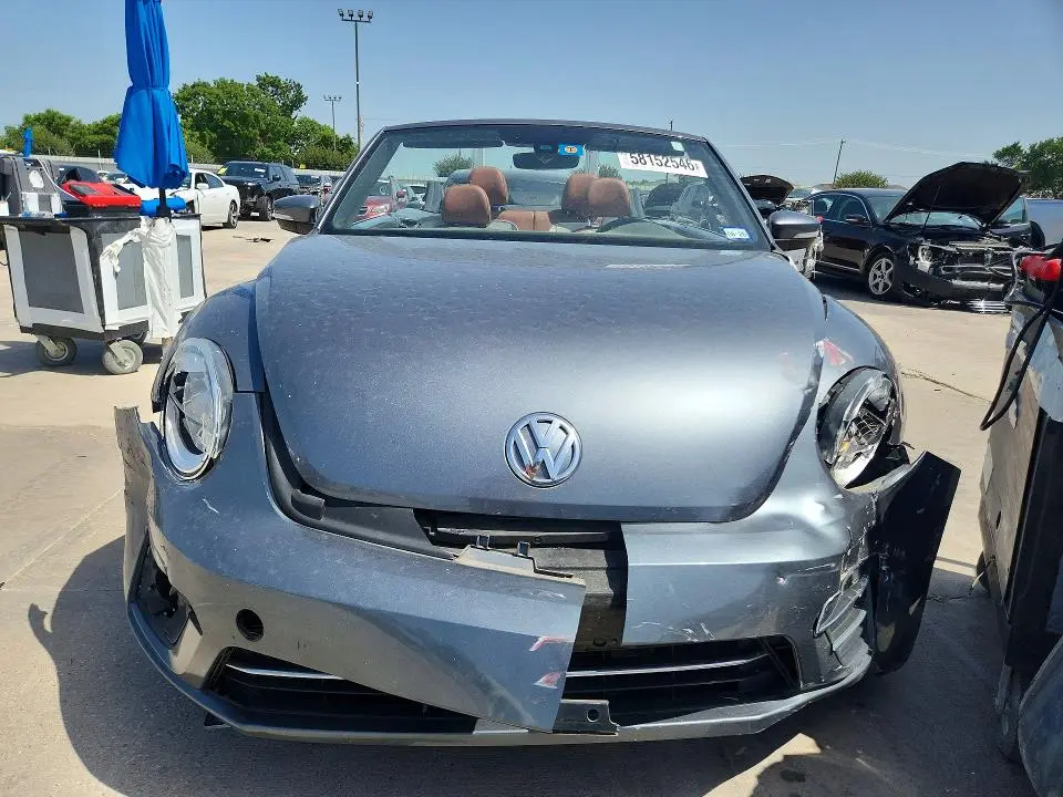 2017 VOLKSWAGEN BEETLE S/SE  