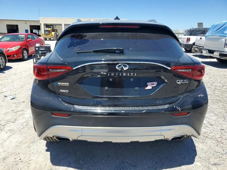 2017 INFINITI QX30 PREMIUM  