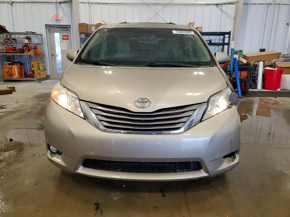 2017 TOYOTA SIENNA XLE 8-PASSENGER  