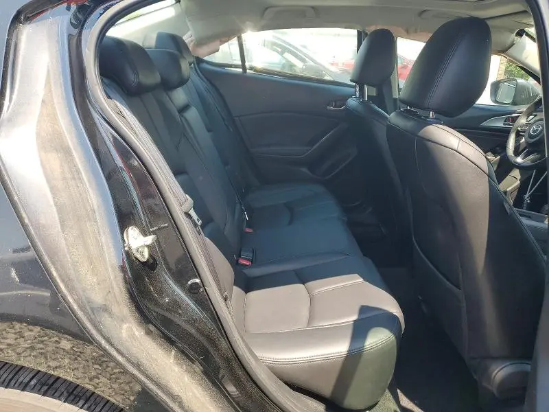 2018 MAZDA 3 TOURING  