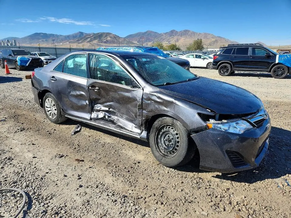 2014 TOYOTA CAMRY LE  