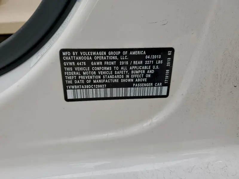 2013 VOLKSWAGEN PASSAT SE  