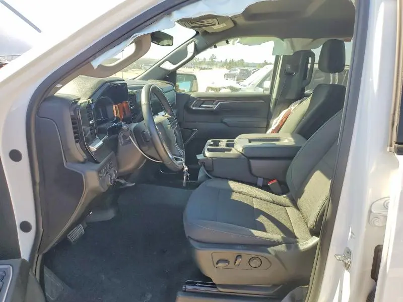 2025 CHEVROLET SILVERADO K1500 LT  