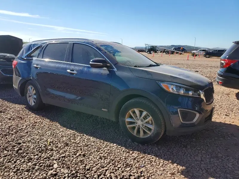 2017 KIA SORENTO LX  
