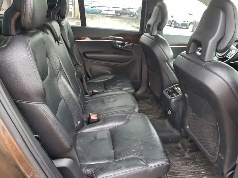 2016 VOLVO XC90 T6  