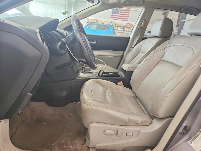 2011 NISSAN ROGUE S  