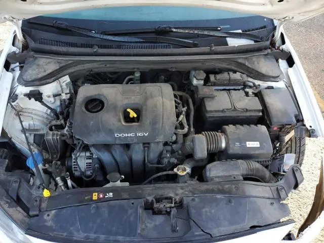 2018 HYUNDAI ELANTRA SE  