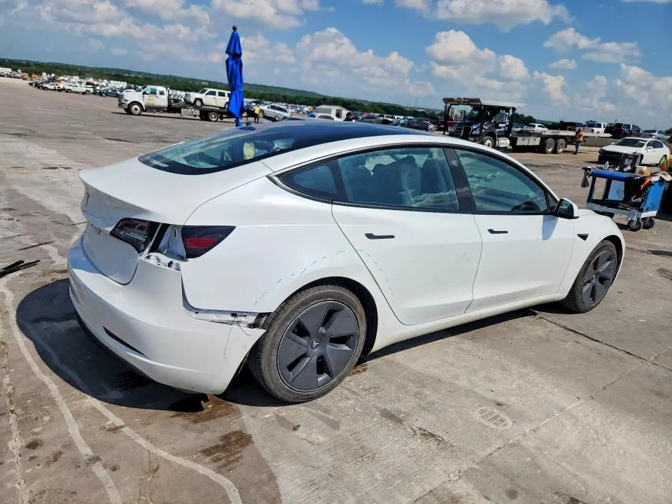 2021 TESLA MODEL 3   