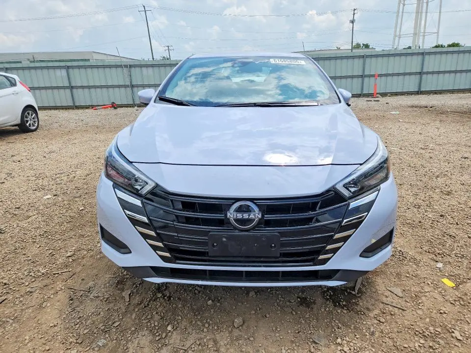 2025 NISSAN VERSA SV  